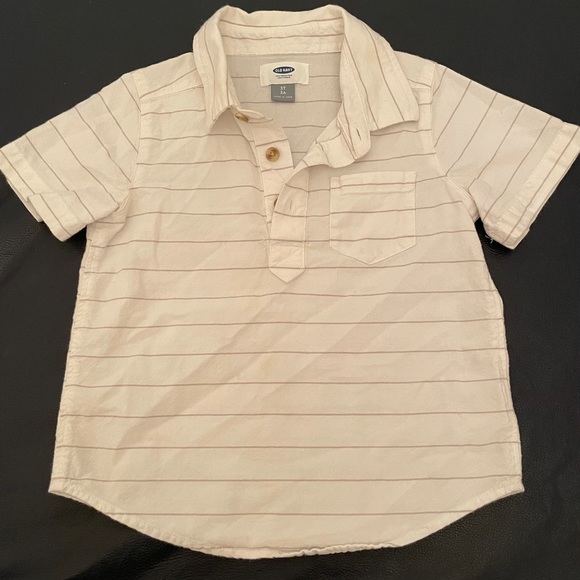 🎉 3 for $30🎉 Old Navy 2 ss button shirts, 3T, one denim (OLCC) - Picture 7 of 8